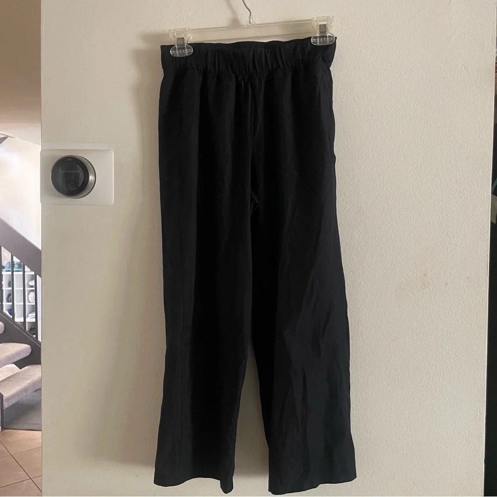 Lululemon black crop leggings size 4